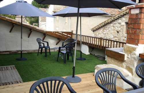 Saint-Jean-de-Ceyrargues House | Pleasant village house near Nimes with terrace and games room