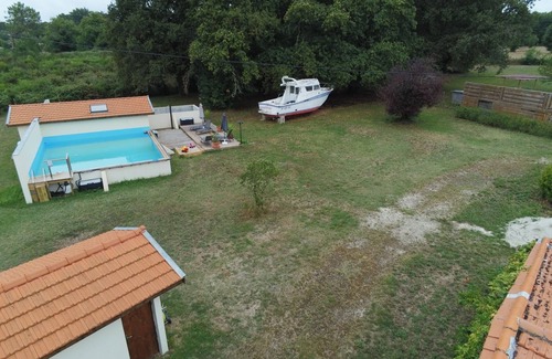 Vensac House | Pleasant 1 Bedroom Villa with Private Pool/Yard