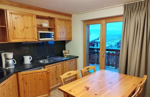 Saint-Pierre-de-Clages Apartment | Pleasant apartment near ski slope