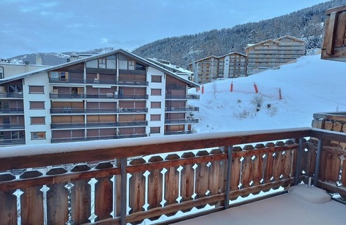 Saint-Pierre-de-Clages Apartment | Pleasant apartment near ski slope