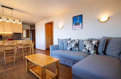 Saint-Pierre-de-Clages Apartment | Pleasant apartment with sauna