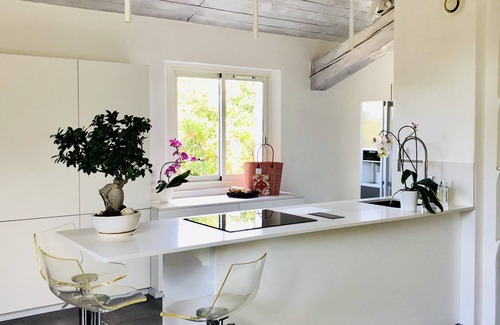 Six-Fours-les-Plages Villa | Pleasant contemporary villa swimming pool and heated SPA the beaches of Le Brusc