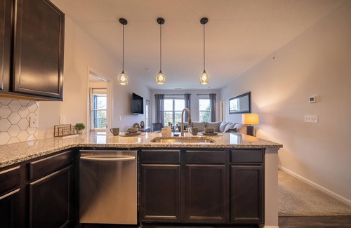 Columbus Apartment | Pleasant Comfy 2/2 Great for Traveling Professionals