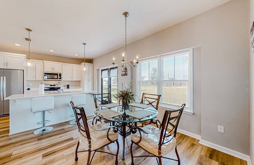Callaway House | Pleasant neighborhood home with open layout, full kitchen, balcony, & central AC