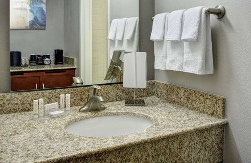 Brookfield Hotel | Pleasant Stay, Convenient Location! Indoor Swimming Pool, Pets are Welcome!