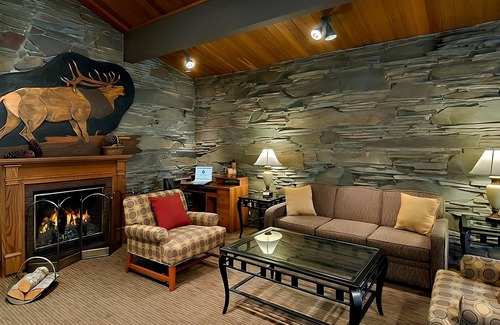 Port Angeles Hotel | Pleasant Stay! Outdoor Pool, Parking, Pets Allowed, Near 5th and Oak Park!