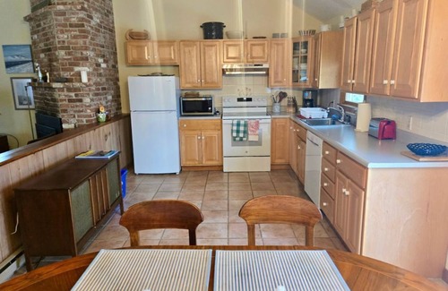 South Chatham House | Pleasant Street Hideaway!