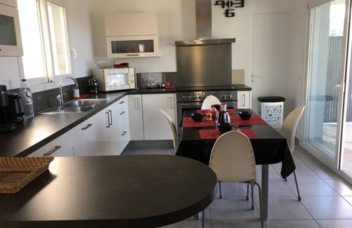 Monticello House | Pleasant villa with swimming pool, all comforts, facing the mountains, 2 km from town