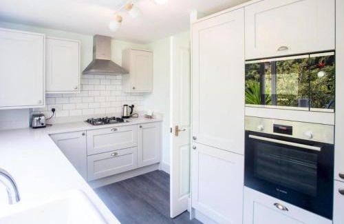 Shepherd's Bush Apartment | Please only book through Airbnb