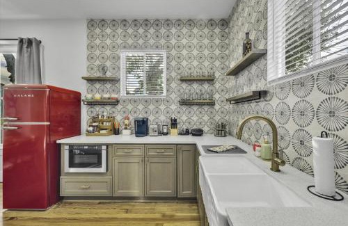 Galveston House | Pleasure Pier Modern Home Nr Beach Bbq Games