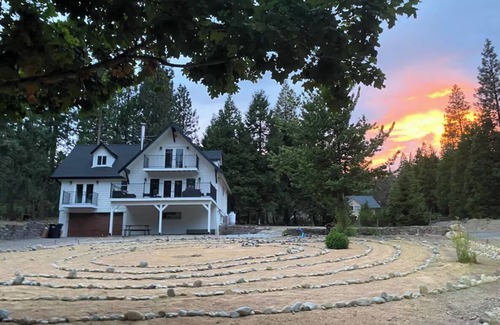 Mount Shasta House | Pleiadian Starship Mystic Retreat Temple