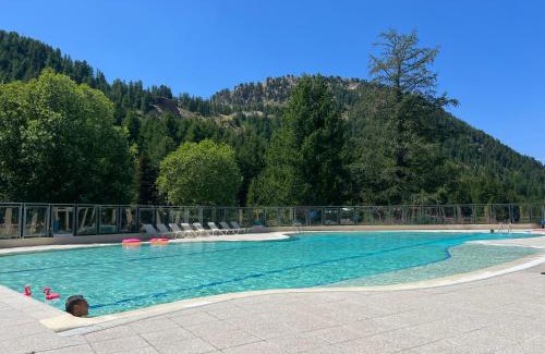 Isola Apartment | Plein Centre, luxueux 6 personnes, 2 chambres, parking , terrasse, vue, Tout pédestre