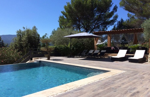 Auriol Villa | Pleine Pinède Avec une vue sur la Ste Baume. Proche Cassis et Aix en Provence