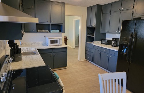 Stone Mountain House | Plenty of Space 35 Minutes From Atlanta Sleeps 20+
