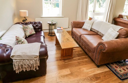 Guisborough Cottage | PLUM COTTAGE, pet friendly, with open fire in Guisborough