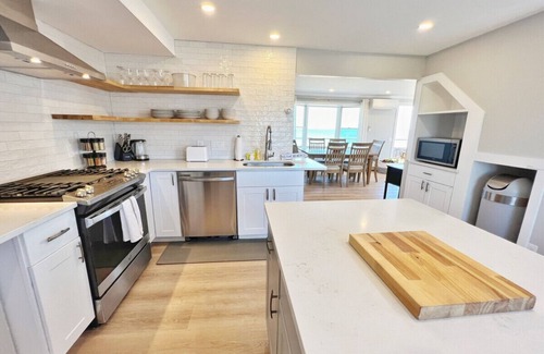 Newbury Apartment | Plum Island Beachhead: Beachfront & Views! Condo