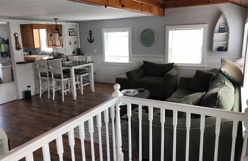 Newbury House | Plum Island Newbury Beach Rental- 3 min Walk to the beach