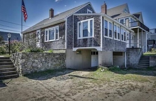 Newbury Cottage | Plum Island Summer Fun for the Whole Family - a few weeks still open!
