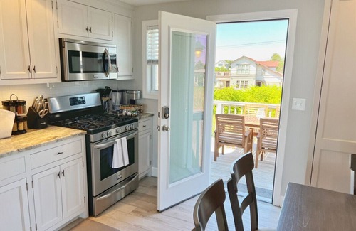 Newbury Apartment | Plum Island Sunkisser: Beachfront & Views! Condo
