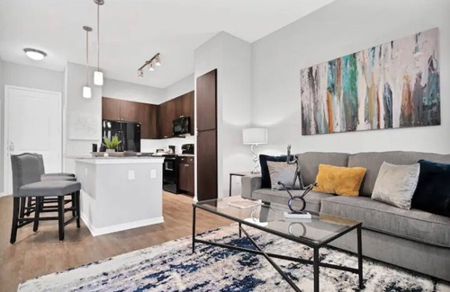 South Main Apartment | Plush 1BR unit mins to Med Ctr-Dtwn
