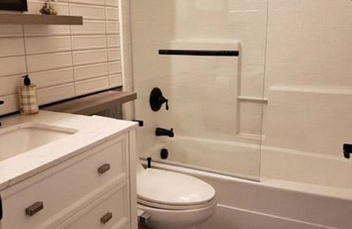 Raleigh Apartment | PLUSH COZY PRIVATE SUITE MINS from DOWNTWN RALEIGH
