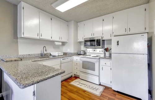 Santa Clara Apartment | Plush, Furnished 2 BR Silicon Valley Corporate Suite