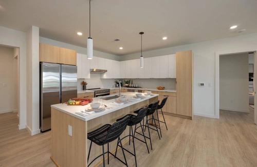 The Gulch House | Plush Haven-2 Unit Combo-Walk To Broadway