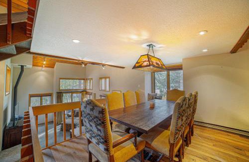 Mammoth Lakes House | Plush Mammoth Condo W Balcony Views