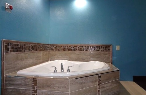 Kingston Hotel | Plymouth Bay Inn and Suites