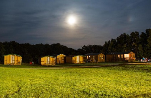 Plymouth Resort | Plymouth Rock Camping Resort One-Bedroom Cabin 6