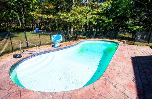 Tunkhannock Township House | Pocono Dreamhouse Pool Oasis Gamer's Theater
