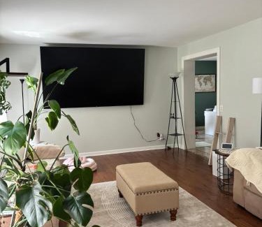 East Stroudsburg House | Pocono Hideaway,Big Screen TV, Crisp Air & Autumn Fun