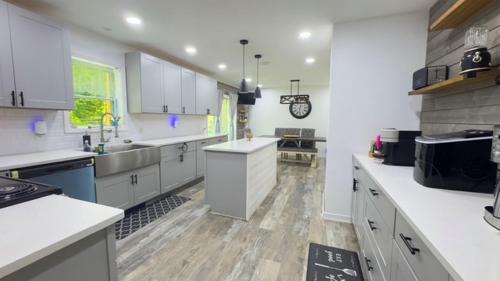 East Stroudsburg House | Pocono Hideaway,Big Screen TV, Crisp Air & Autumn Fun