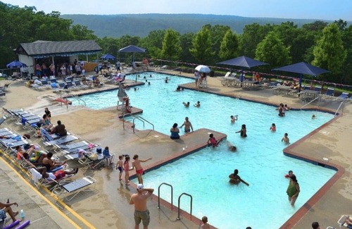 East Stroudsburg House | Pocono home, lots of amenities, ski resorts, Bushkill falls, tree ventures.