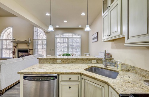 Lake Harmony Apartment | Pocono Retreat -1 Mile to Lake and Skiing