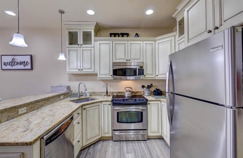 Lake Harmony Apartment | Pocono Retreat -1 Mile to Lake and Skiing