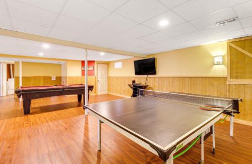 Albrightsville House | Pocono Retreat Access to Community Lake and Beach!