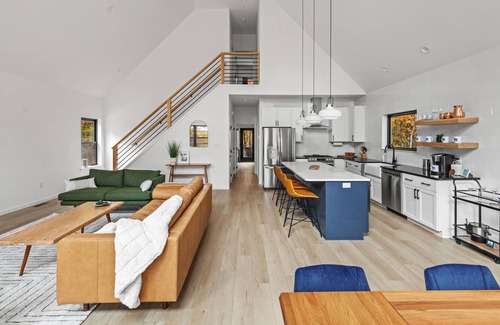 Jim Thorpe Ski Chalet | poconojo's | Spacious & Modern Chalet Near Ski Mt!