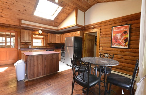 Marshalls Creek Cabin | PoconoRental.Shop - Free 4th Night - #1 Great Lodge w/Hot Tub