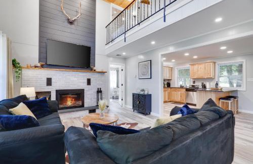 Albrightsville House | POCONOS BRAND NEW LAKEFRONT Oasis 1 ACRE, HOTTUB GAMEROOM FIREPITS TALK ABOUT PRIVACY