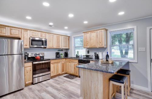 Albrightsville House | POCONOS BRAND NEW LAKEFRONT Oasis 1 ACRE, HOTTUB GAMEROOM FIREPITS TALK ABOUT PRIVACY