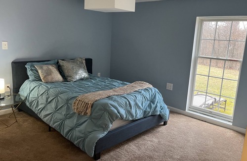 East Stroudsburg Apartment | Poconos Cozy 2-bedroom studio in East Stroudsburg with WiFi, AC, fitness room