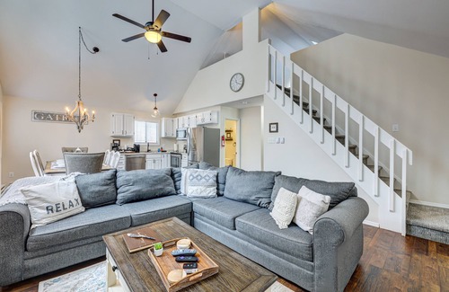 Albrightsville Ski Chalet | Poconos Hideaway - Close to hiking and water parks. Perfect for families.