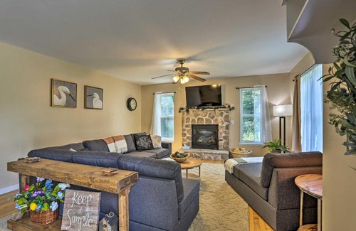 Pocono Summit House | Poconos Home with Lounge Less Than 5 Mi to Stillwater Lake!