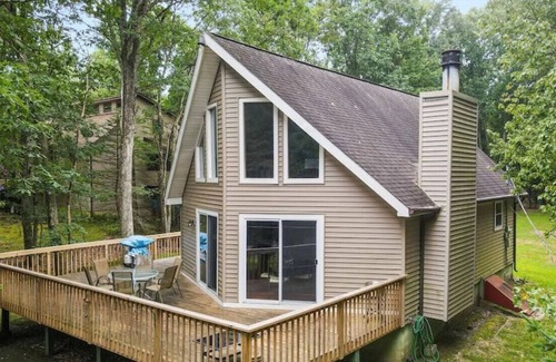 Albrightsville House | Poconos Retreat Zip Lines Snow Sports