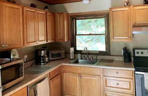 Bushkill House | Poconos Top Rated Resort - Saw Creek Estates