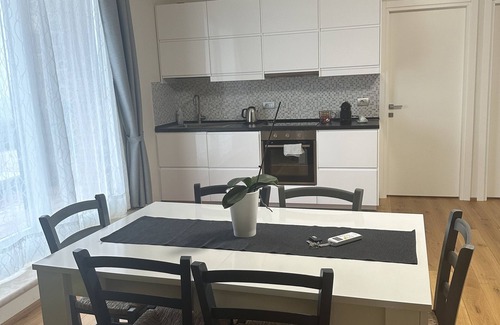 Montalcino Apartment | Podere Belsogno-apartment rose garden