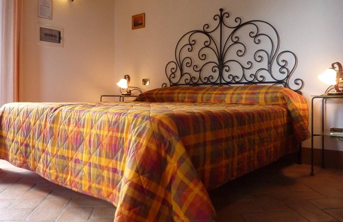 Chianciano Terme Other | Podere Gello, Amazing Tuscany Farmhouse, Sleeps 15, Free Parking, Wi-Fi