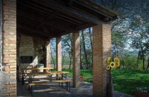 Lajatico House | Podere I Sorbi, Spacious Tuscan Villa, Lajatico, Nr Pisa