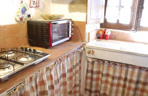 Il Poggio Villa | Podere Isabella, villa sleeping 6+2 with swimming pool